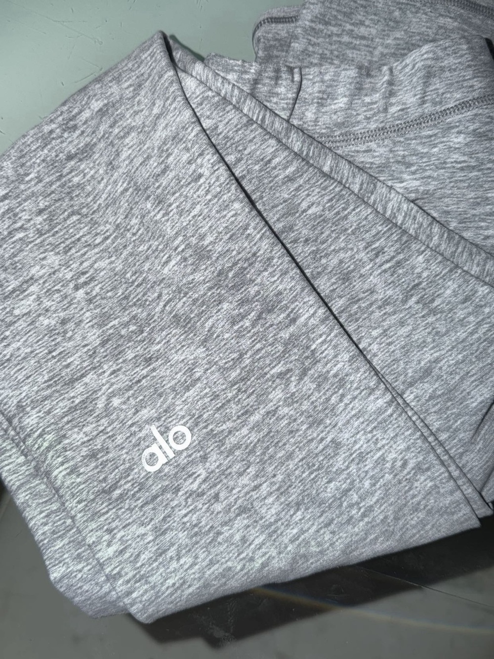 Alo Yoga Light Heather Gray Leggings XXS | Fitted BEST FOR A SMALL SIZE RUN BIG